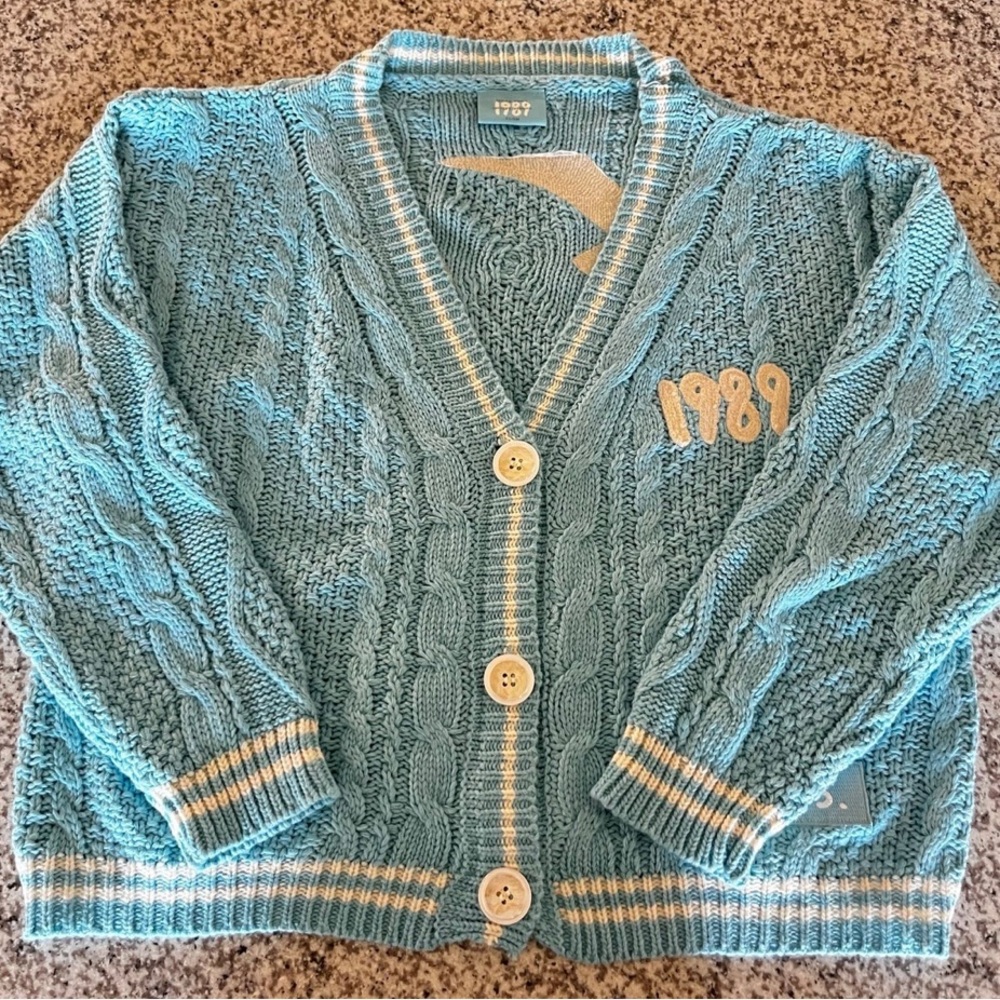 Taylor swift 1989 cardigan